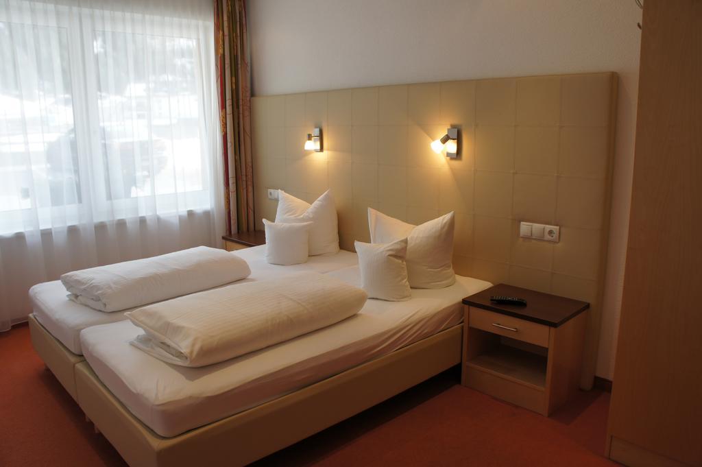 אישגל Alpinea Appartements מראה חיצוני תמונה